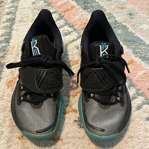 Nike Kyrie Low 3 Moon Sneakers